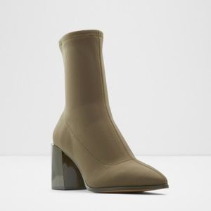 New Aldo Adwigocia size 7.5 run small fix 7